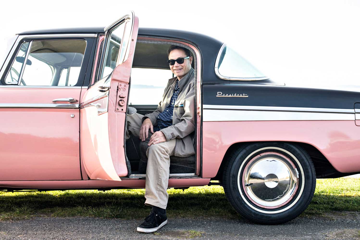 portrait of greg lange